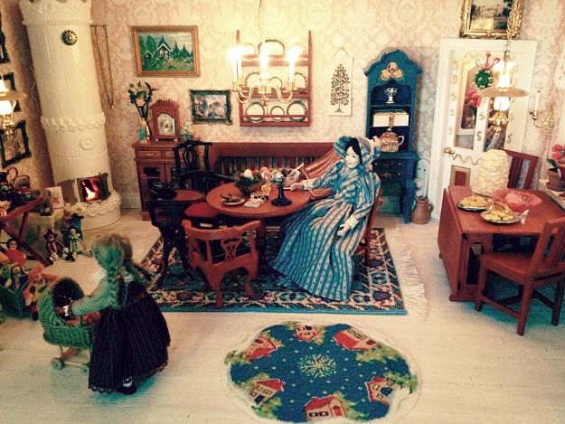 Dollhouse carpet kit Saskia and Snowy Village Christmas tree mat, from Janet Granger