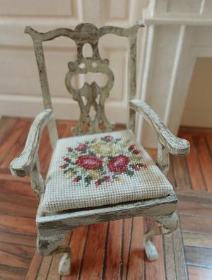 Dollhouse needlepoint chair seat kit from Janet Granger