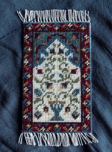Dollhouse needlepoint 'Natalia' carpet